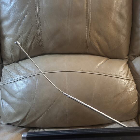 Rare Vintage Panasonic AM/FM radio Model RF-597 - Picture 5 of 6